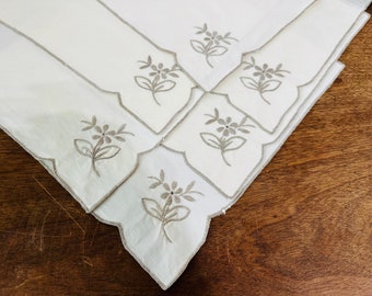 Vintage hand embroidered set of 6 napkins or placemats with Madeira embroidery - Vintage set of 6 handmade cotton placemats