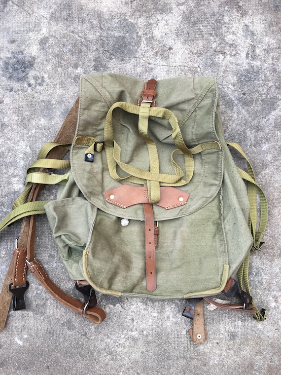 NEVER USED - Vintage Distressed canvas backpack -… - image 9