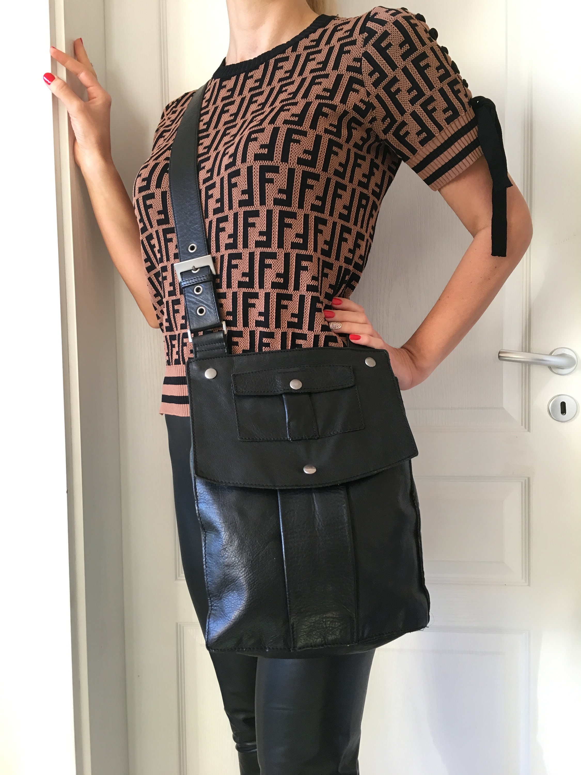 Lederumhängetasche Karl Lagerfeld Bauchtasche H&m Huefttasche