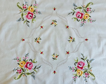 Vintage cross stitch handmade tablecloth - Vintage embroidered cross stitch tablecloth - Floral hand embroidered  tablecloth