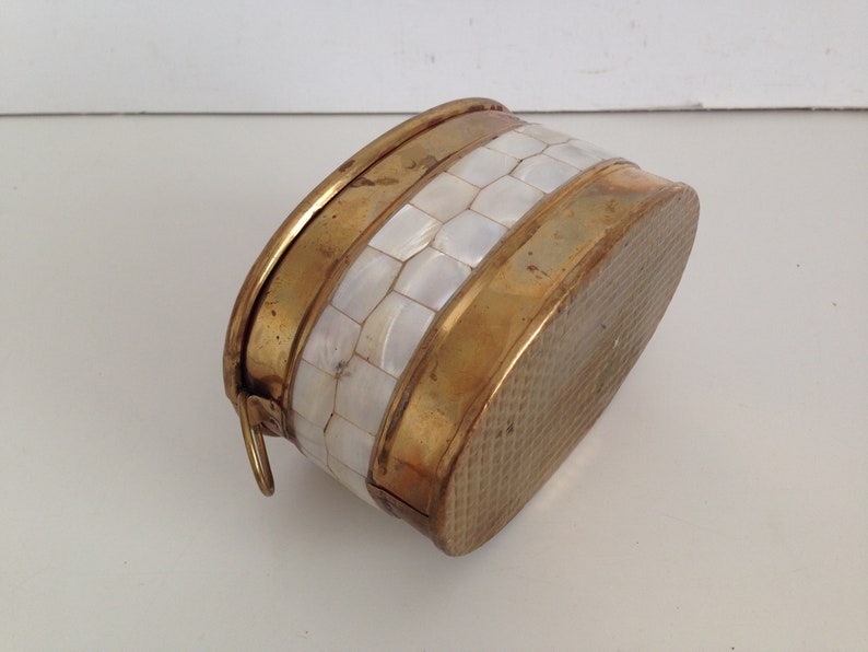 Trinket Box Brass of Mother of Pearl Trinket Box Mother of pearl and brass box