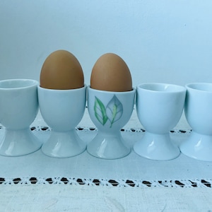 Set of 5 white porcelain eggs cups - Egg cup - Easter eggs cups