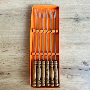 NEVER USED - Vintage set of 6 Fondue Forks in Original Box - Colorful Fondue Spears with Wood Handles - (13)