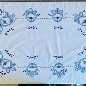 Vintage cutwork machine embroidery tablecloth - (2)
