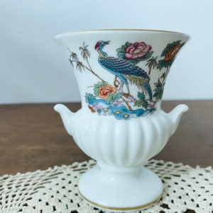 Vintage Wedgwood vase - Wedgwood Kutani Crane - Vintage Wedgwood urn decorated with Kutani Crane design