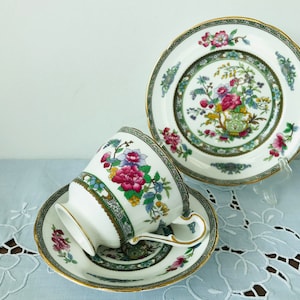 Vintage set Paragon Tree of Kashmir kaffe-/tekopp och fat med dessertfat - Paragon Tree of Kashmir porslins trio set (7)