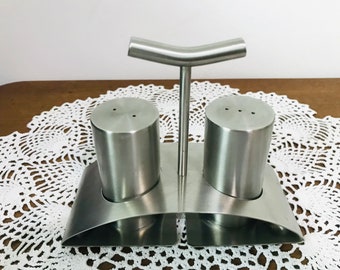 ヴィンテージの陶器製ソルト＆ペッパーシェーカー：花柄のキッチン