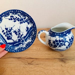 Vintage set of blue and white cherry blossom creamer and saucer (3)