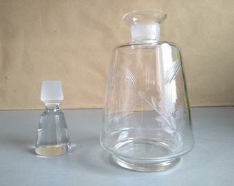 Jarra de vidrio vintage con diseño floral - Decantador de vidrio vintage - Decantador con tapón - Decantador de licor - Decantador de whisky