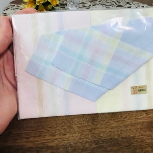 NEVER USED - Set of 3 REINE Handkerchief - Vintage Cotton Handkerchief - Handkerchiefs set - Collectible Handkerchie (1)