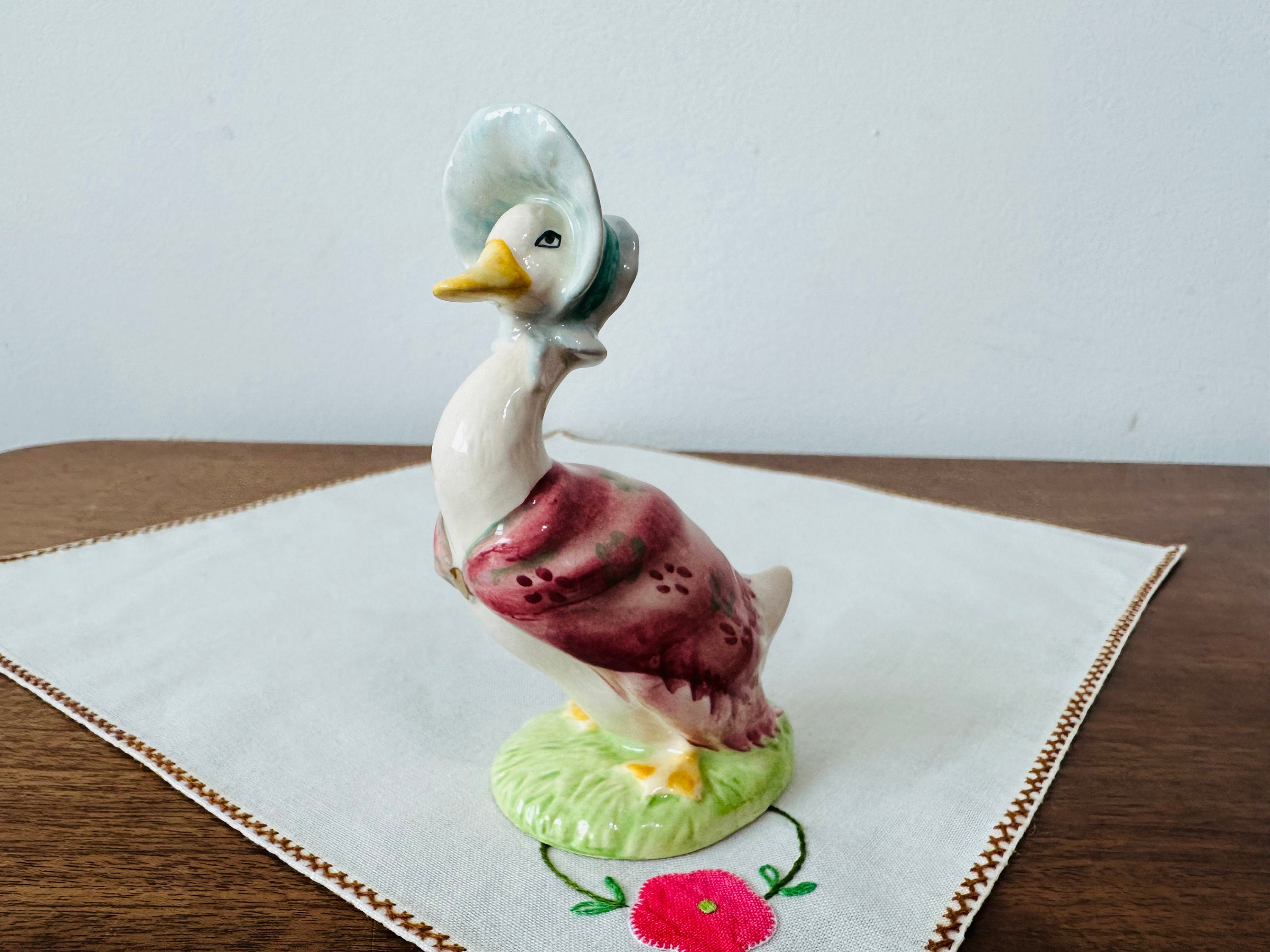 英国ベスウィック製　フィギュリン　Gemima P uddleduck Royal Doulton BEATRIX POTTER Jemima Puddle Duck 1948 John