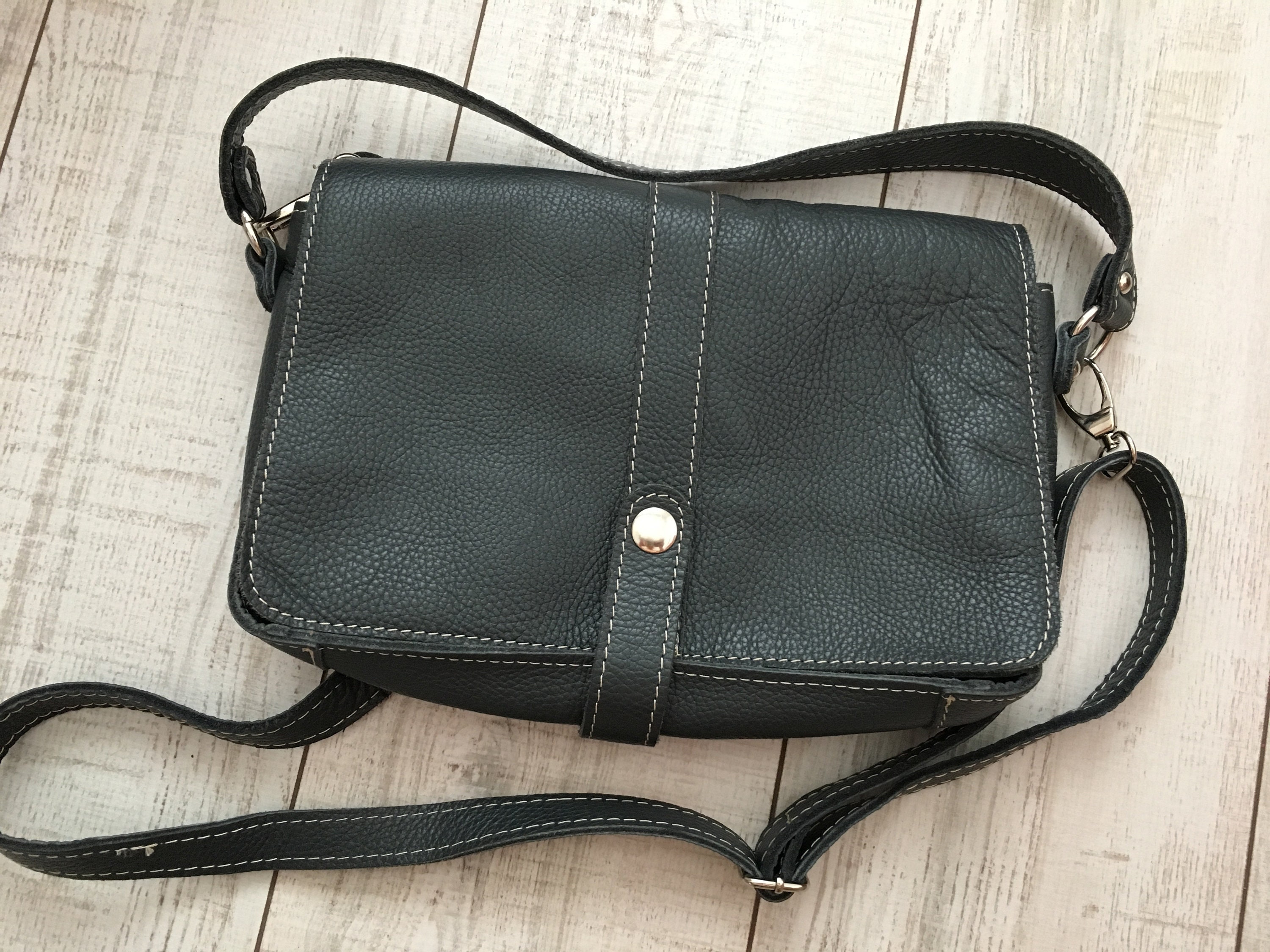 Black Leather Borse In Pelle crossbody bag | Bags, Crossbody bag, Black  leather
