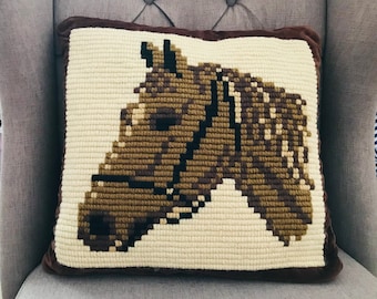 Vintage Gobelinkissen mit Pferd - Handgefertigtes Kissen mit Pferd