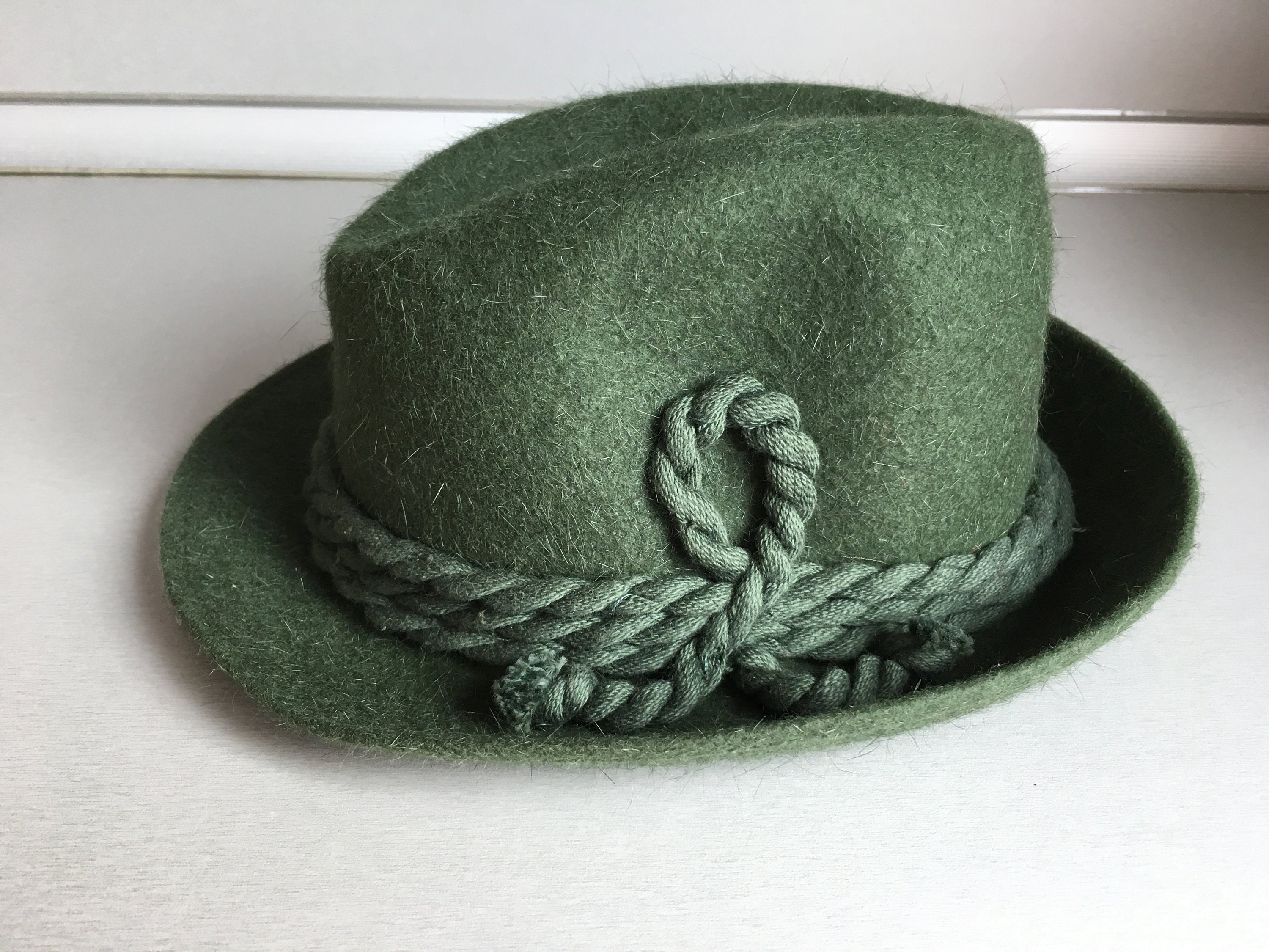 Used vintage hats Clearance