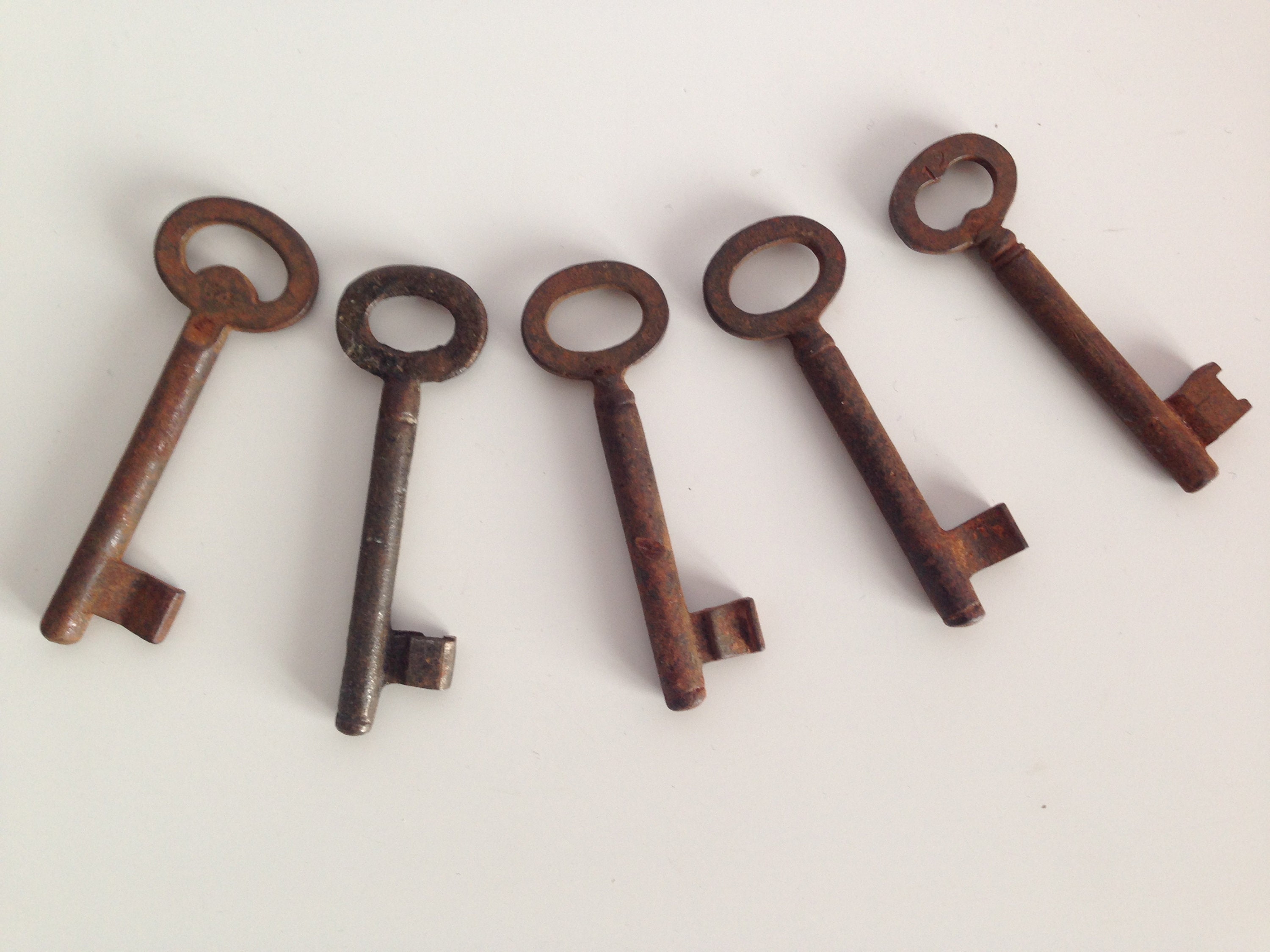 Iron Skeleton Key Set on Ring Fake Jailer Keys Halloween Prop Old