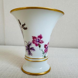 Vintage Fürstenberg vase with gold rim - Germany porcelain vase with handpainted floral design (9)