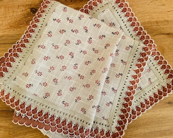 Tablecloth with flofers print and lace - German tablecloth - (2)