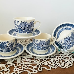 NEVER USED - Vintage set of 4 BILTONS England blue willow coffee or tea cups