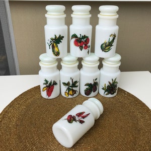 Vintage set of 8 arcopal spice jars - Milk glass spice jars - Vintage spice bottles