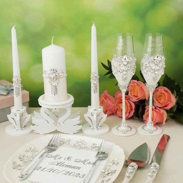 Silver wedding cake cutting set, Personalized Cake knife and cutter, Wedding flutes, Engraved serving knives, Wedding party glasses