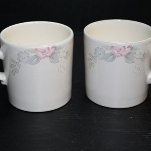 Pfaltzgraff Floral Design w/Glossy Finish Coffee Cups