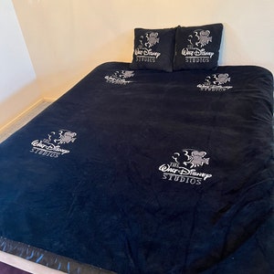 Black Ole Skoll Disney Twin-Size Blanket with matching pillows