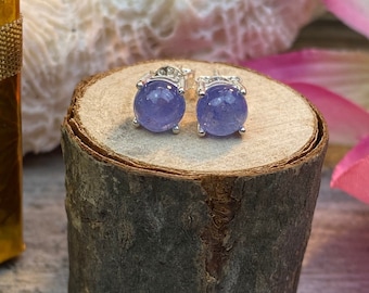 Pendientes de plata de ley con tanzanita de 6 mm (piedra natal de diciembre)