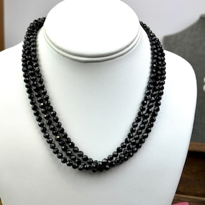 Svart spinellhalsband: Sterlingsilver, flertrådig pärlsten