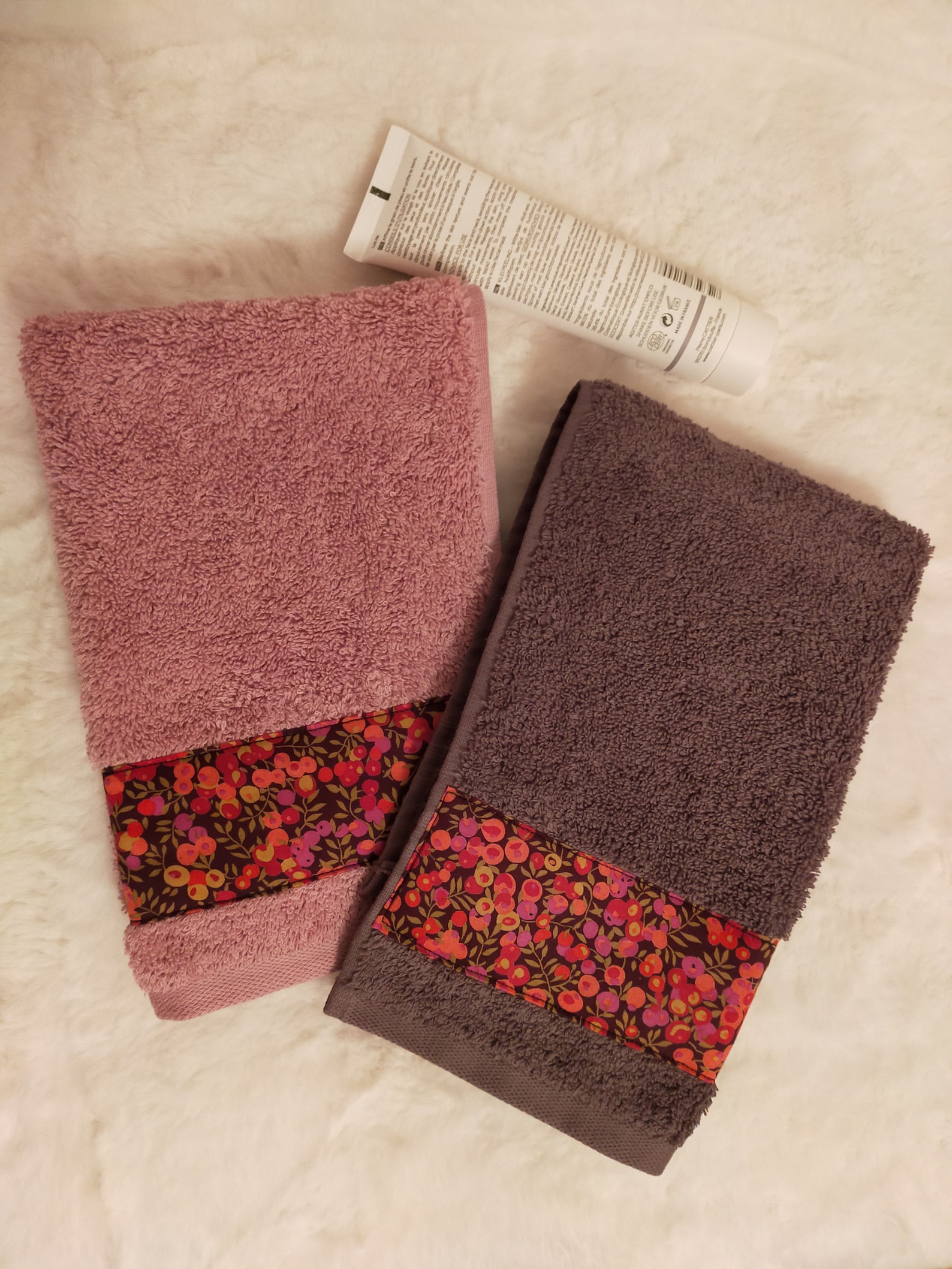 tiny hand towels