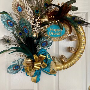 Peacock Feather Wreath with Votive Holders: Diwali Christmas Decor bild 5