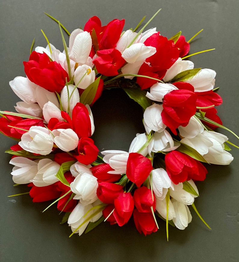 Mini Tulip wreath, Mini spring/ summer wreath, Valentines Day wreath, candle ring wreath, Mothers Day gift, Easter centerpiece Red white