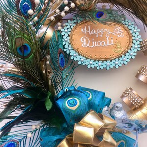 Peacock Feather Wreath with Votive Holders: Diwali Christmas Decor bild 4
