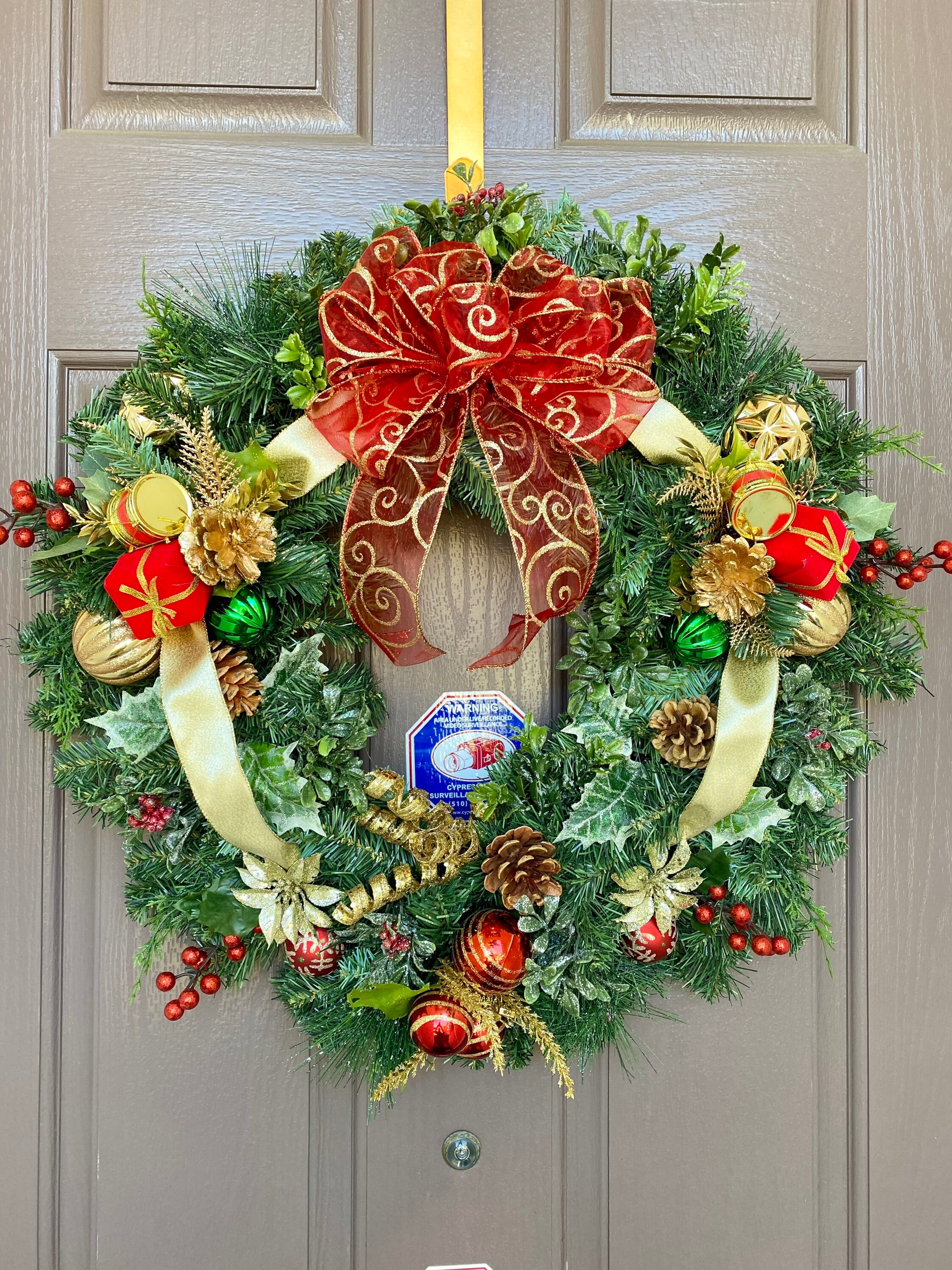 Handcrafted Christmas Wreath: Holiday Front Door Decor - Etsy 日本