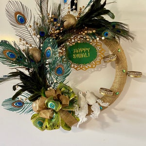 Peacock Feather Wreath with Votive Holders: Diwali Christmas Decor bild 3
