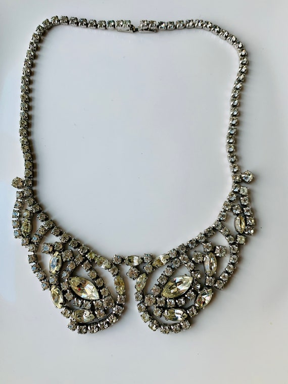 Vintage Peter Pan collar, stunning rhinestone neck