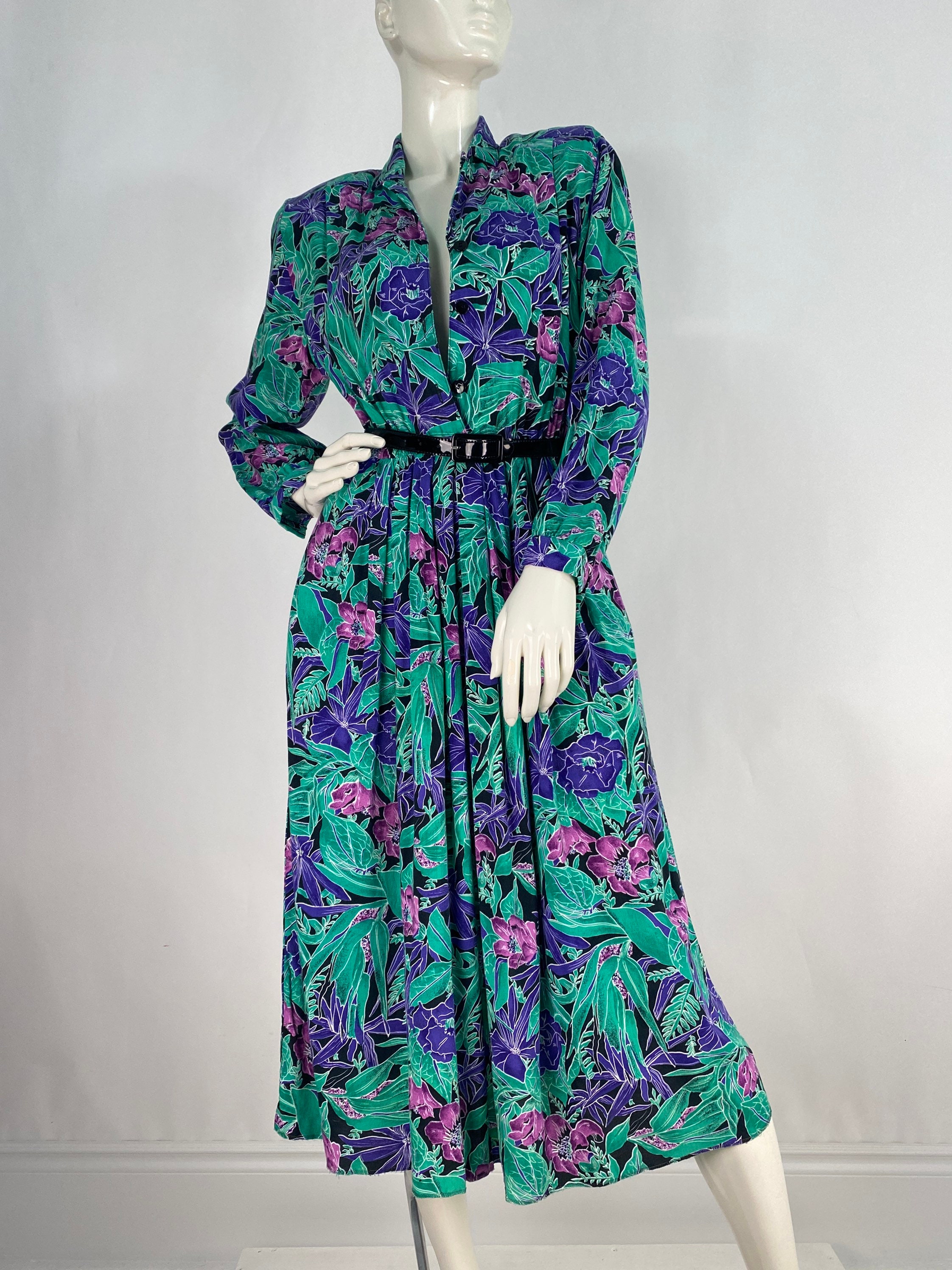 slim fit dress slacks Green Paisley Print Short Sleeve Midi Dress main image 1