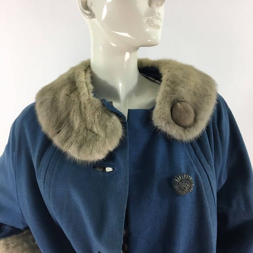 Classic 50s/60s vintage jacket mink collar and cuffs. Mid century winter shops coat, quality made, lined jacket.