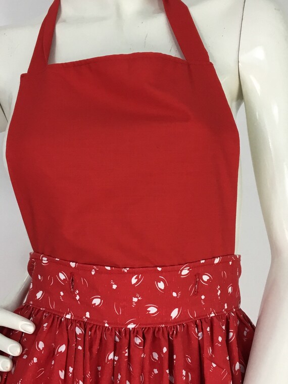 1950s red apron dress/50s retro dress/retro apron… - image 3