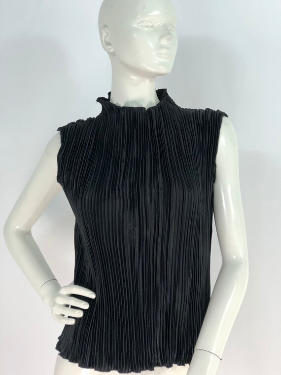mock turtleneck/80s turtleneck /sleeveless blouse