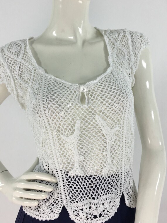 70s white crochet top/1970s crochet scalloped deta