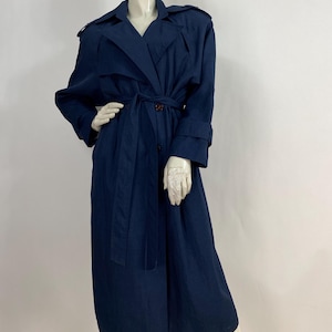 Apropos trench coat, Vintage navy blue trench coat size 4