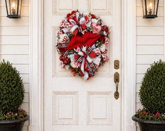 Valentines day wreath for front door, valentines day  decor, red pink wreath, heart and love wreath, romantic valentine wreath, red lips