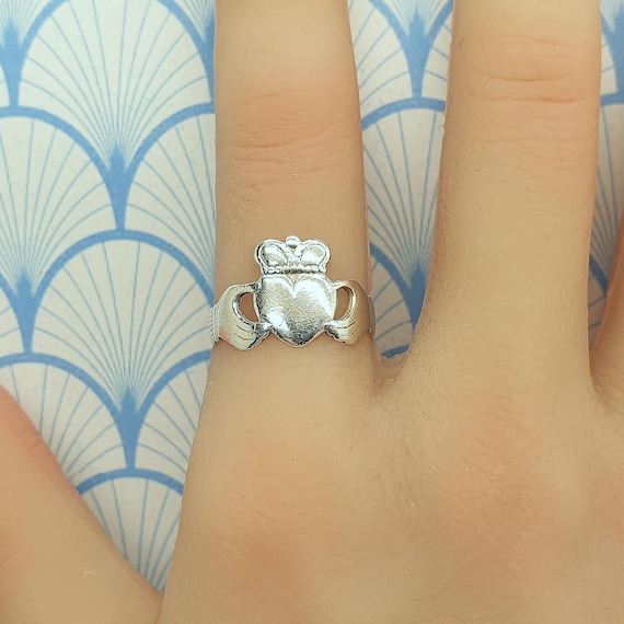 Vintage 925 Sterling Silver Irish Claddagh Heart Valentines Ring