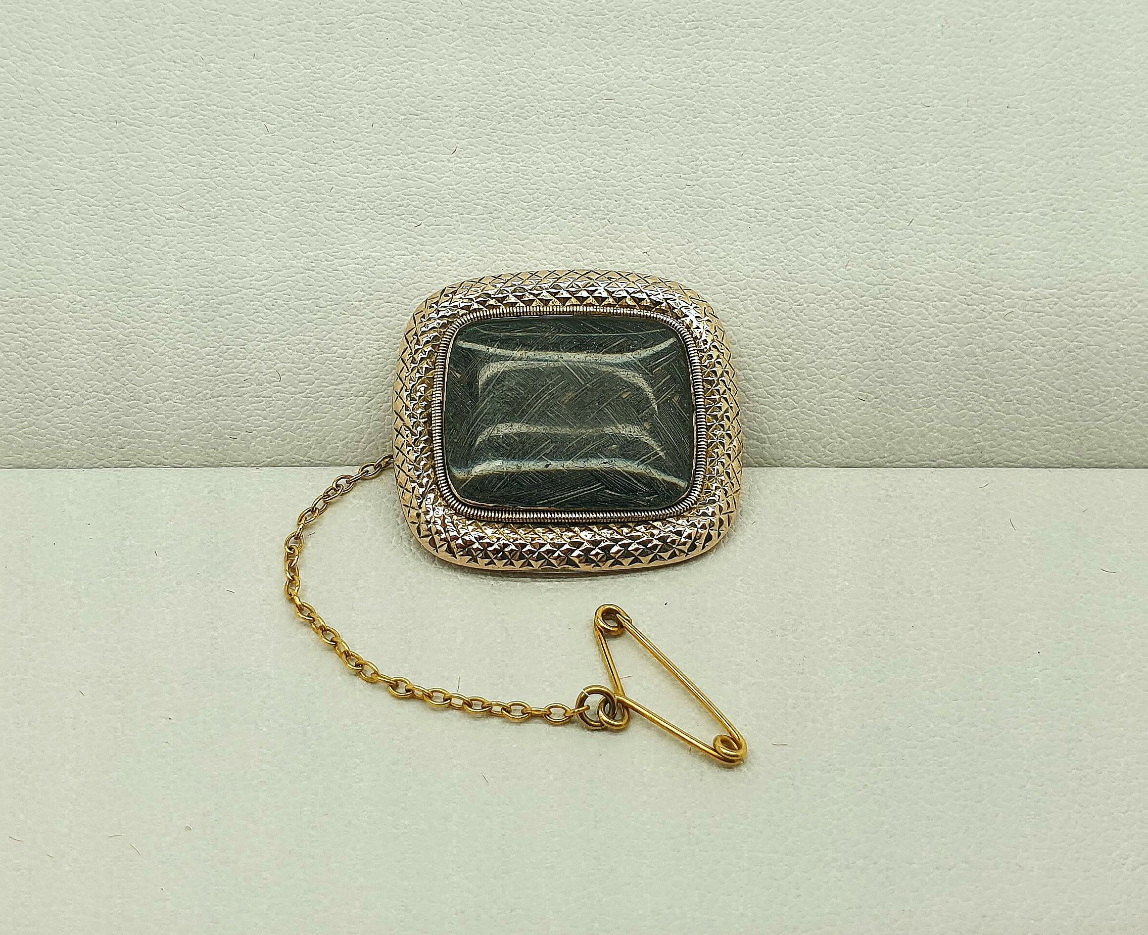 Broche De Deuil Vintage - Plaquée Or Avec Cheveux Et Monogramme En Or, Médaillon Souvenir