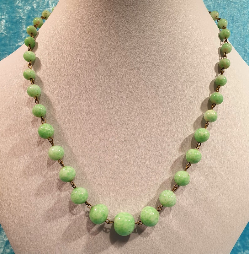 Vintage Original Art Deco Czech Green Peking Glass Beaded Chunky Necklace