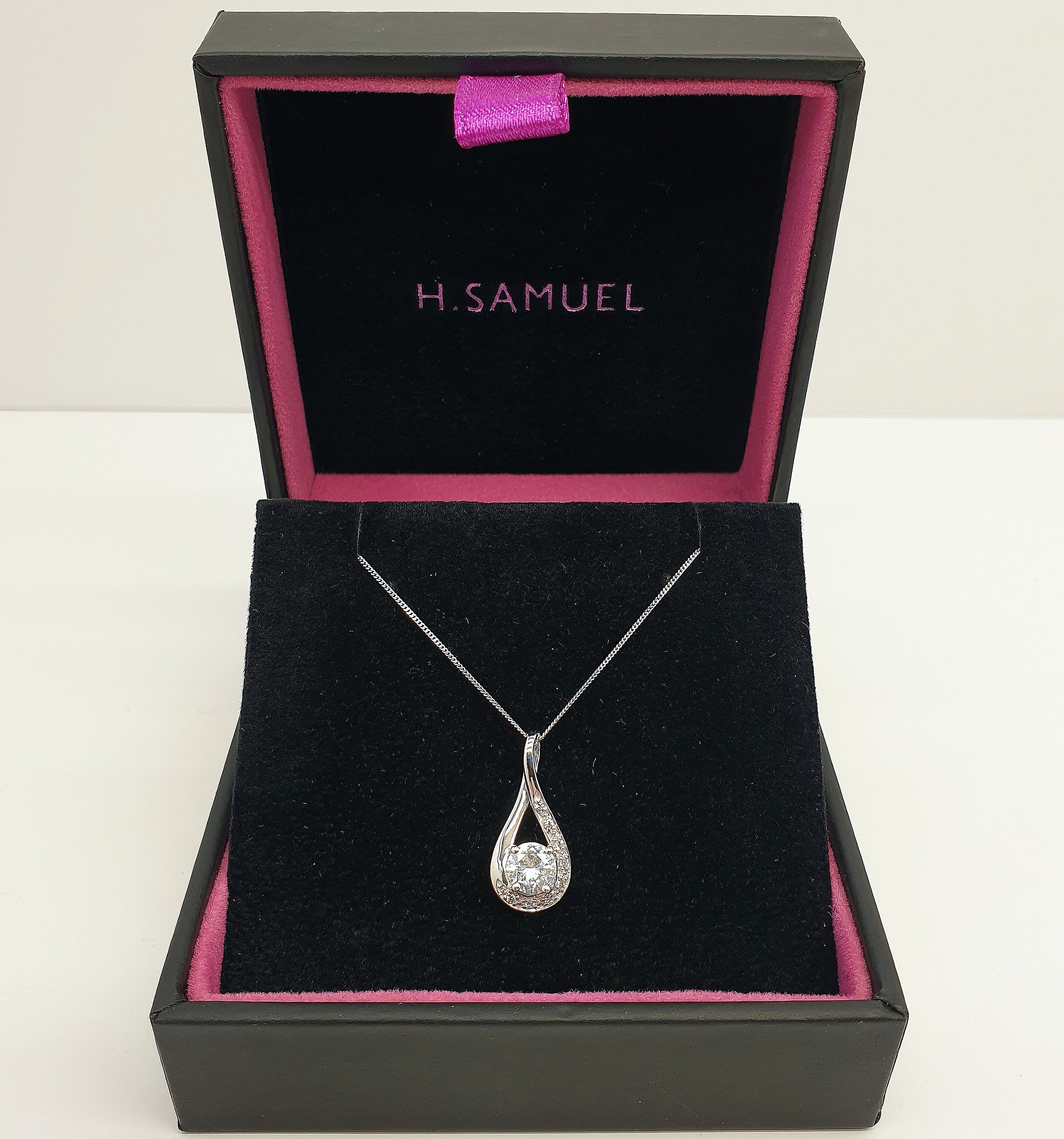 Cubic Zirconia H Samuel 9ct Gold Necklace Cubic Zirconia H Samuel