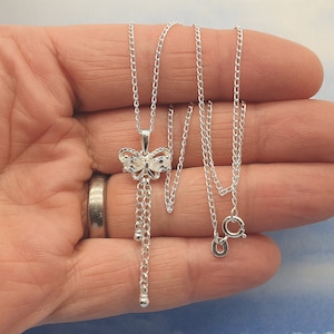 ヴィンテージ 925 スターリングシルバーとキュービックジルコニアのバタフライドロップペンダントネックレス