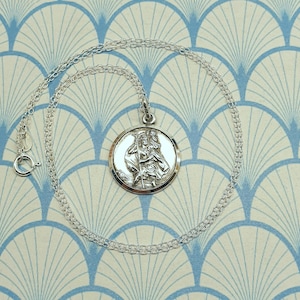 Vintage 925 Sterling Silver St Christopher Medallion Pendant Necklace