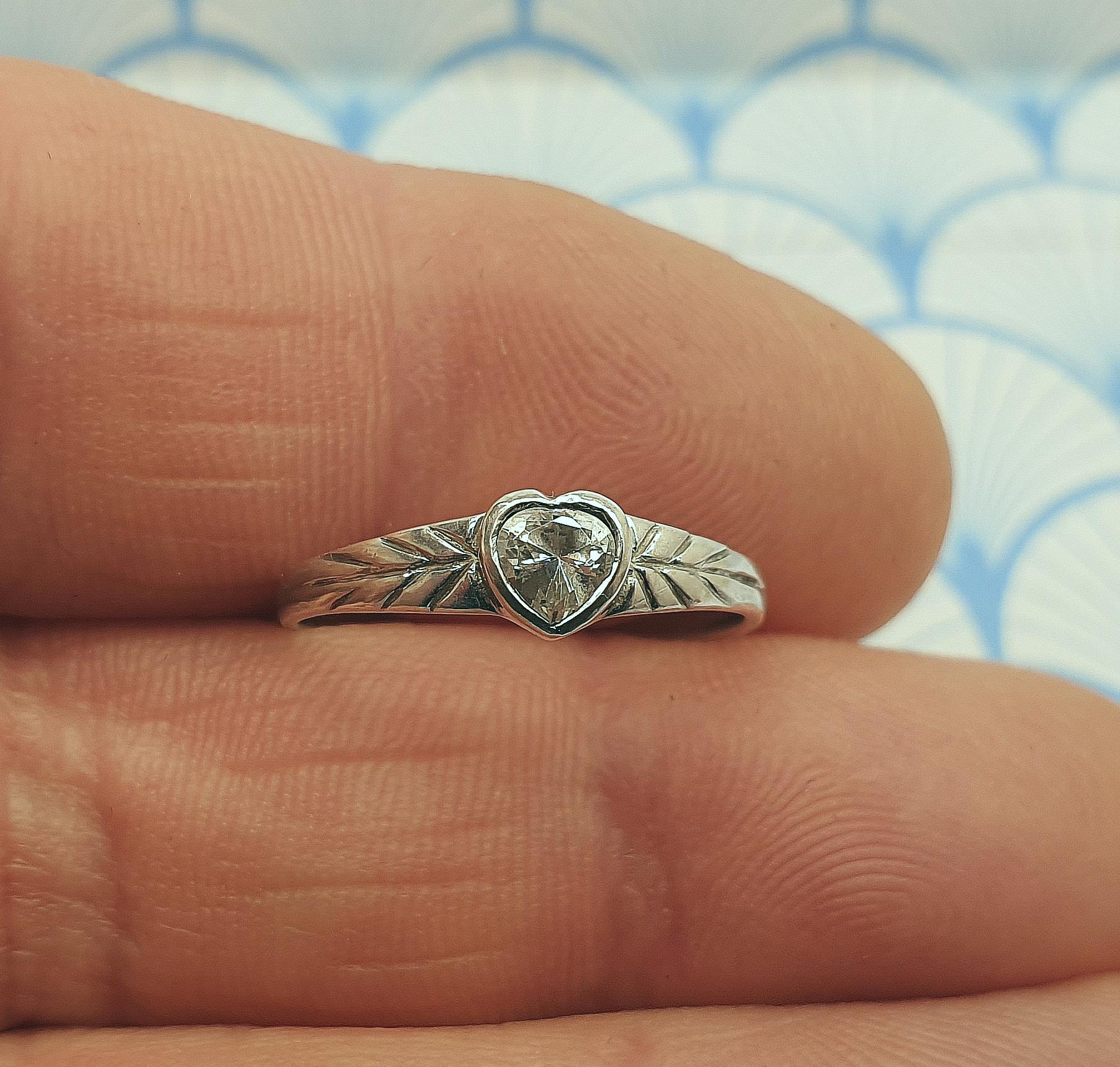 Vintage Marked 925 Sterling Silver & Cz W Heart Ring Size 6