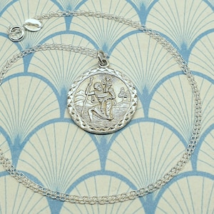 Vintage 925 Sterling Silver St Christopher Medallion Pendant Necklace